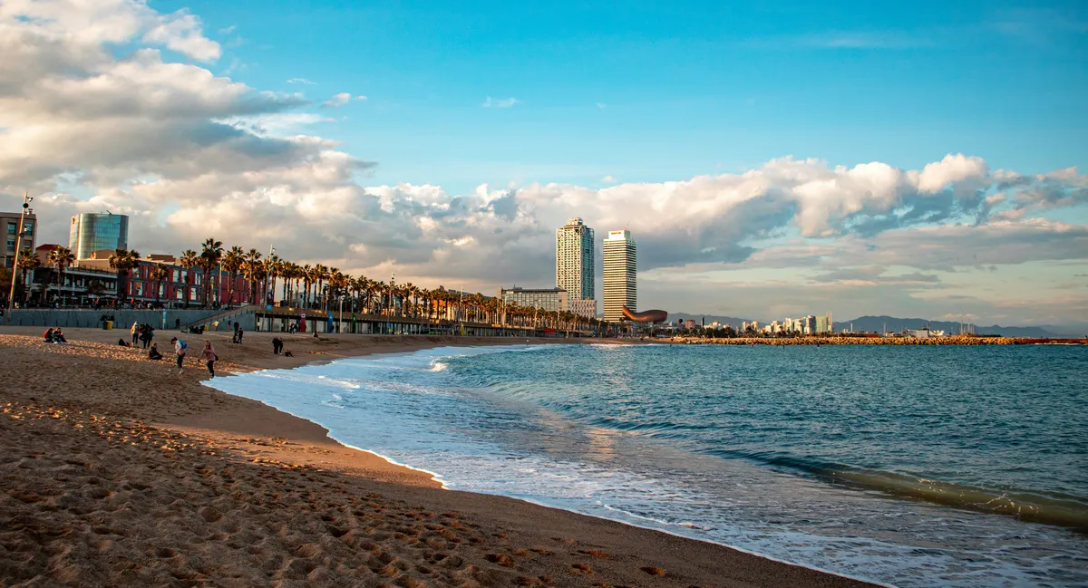Tanie loty do Barcelona — od 203 zł w obie strony